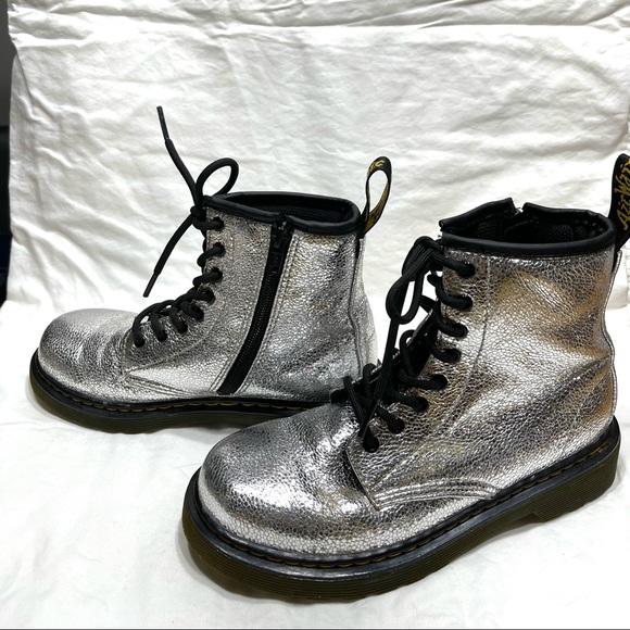Doc martens air walk shines crackle silver excellent condition like new - Picture 3 of 6